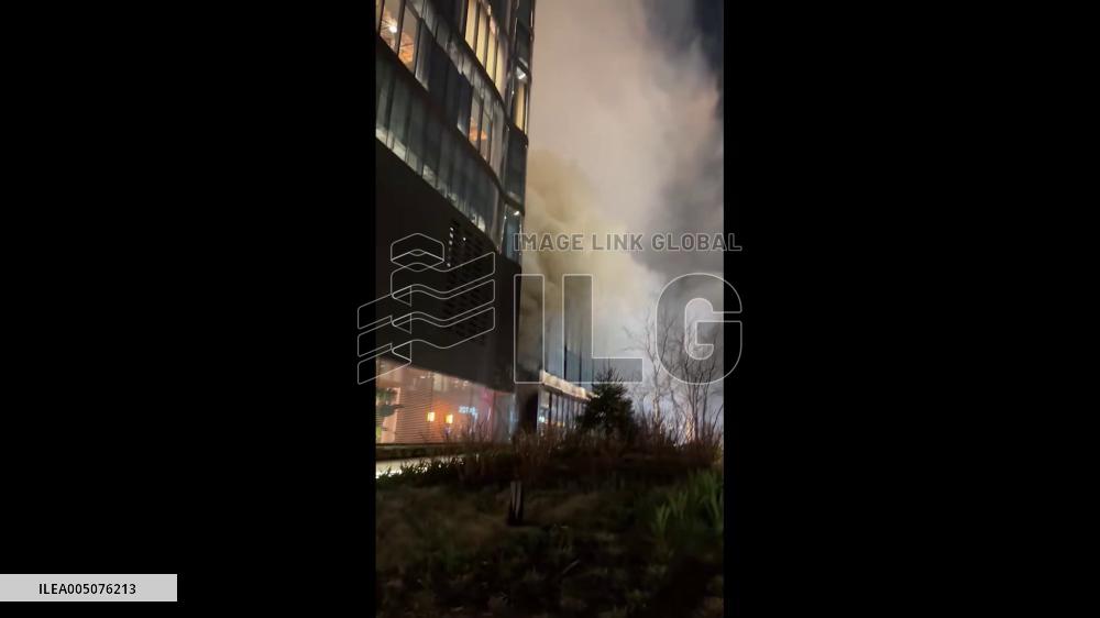 US: Large Plume of Smoke Spotted Over Hudson Yards in Manhattan