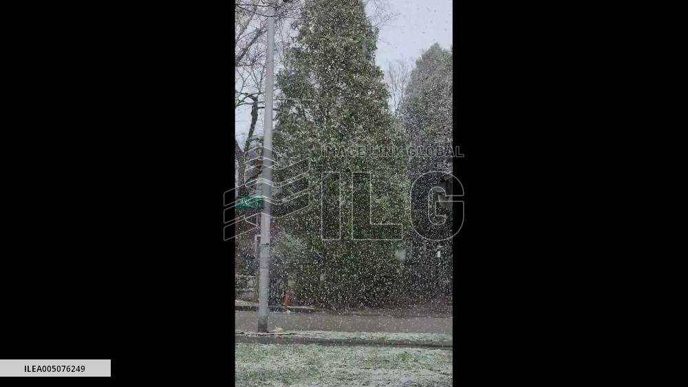 US: Parts of Massachusetts Face Light April Snow