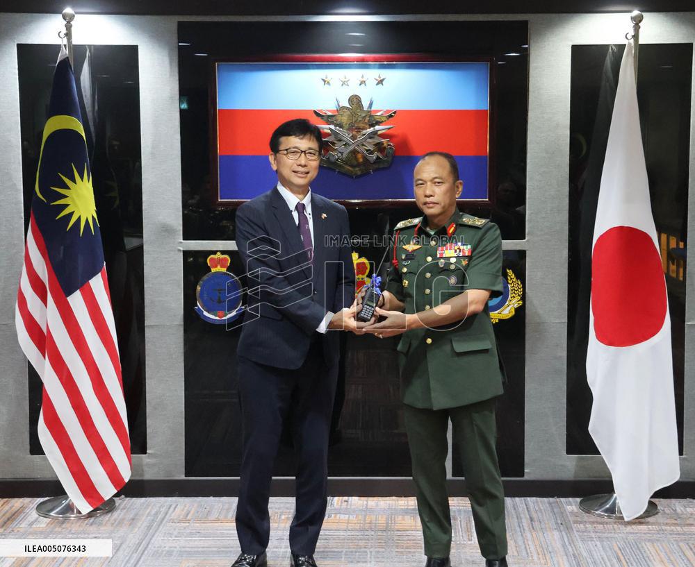 Japan hands over cease-fire monitoring devices to Malaysia