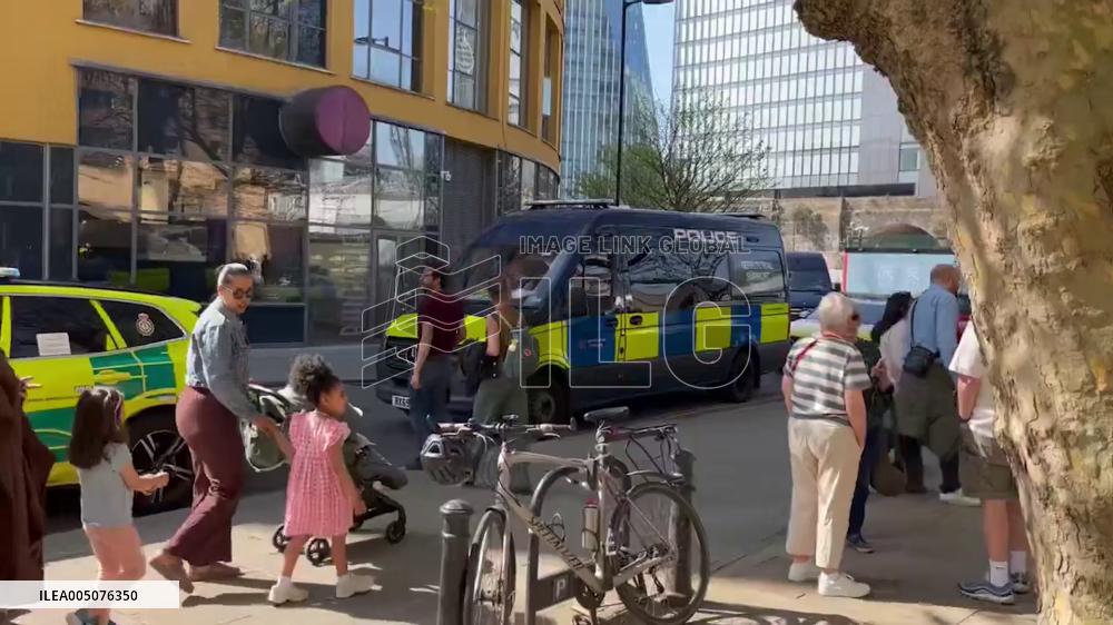 UK: Tate Modern in London Evacuated After Suspicious Package Found