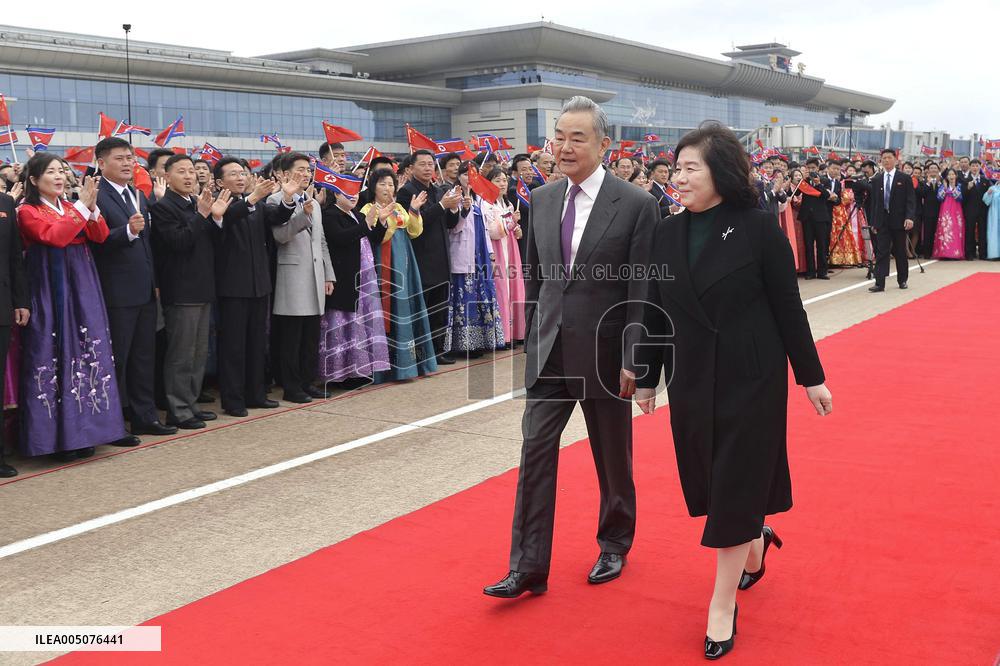 Chinese foreign minister arrives in Pyongyang