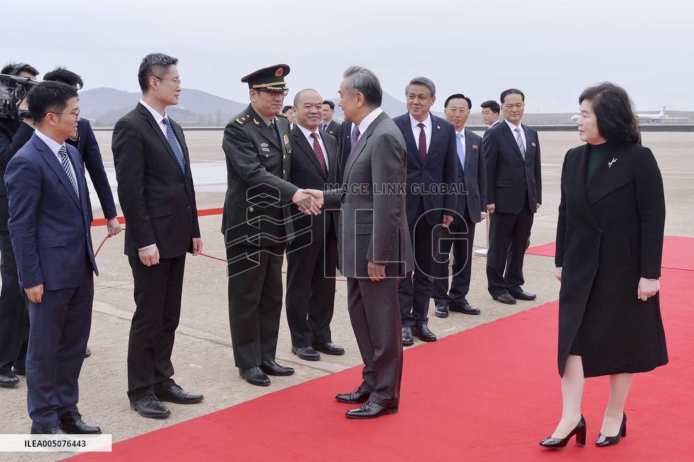 Chinese foreign minister arrives in Pyongyang