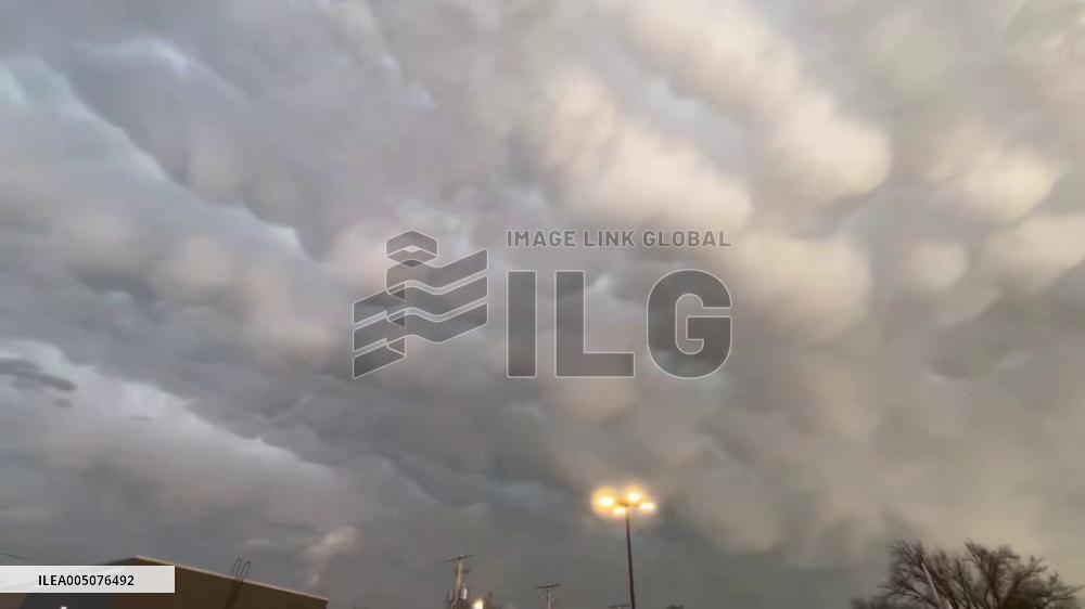 US: Rare Mammatus Clouds Spotted Over Beatrice, Nebraska