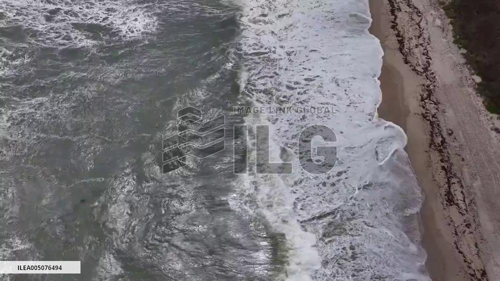 US: Aerial Footage Captures Rough Surf as Storm Batters Central Florida