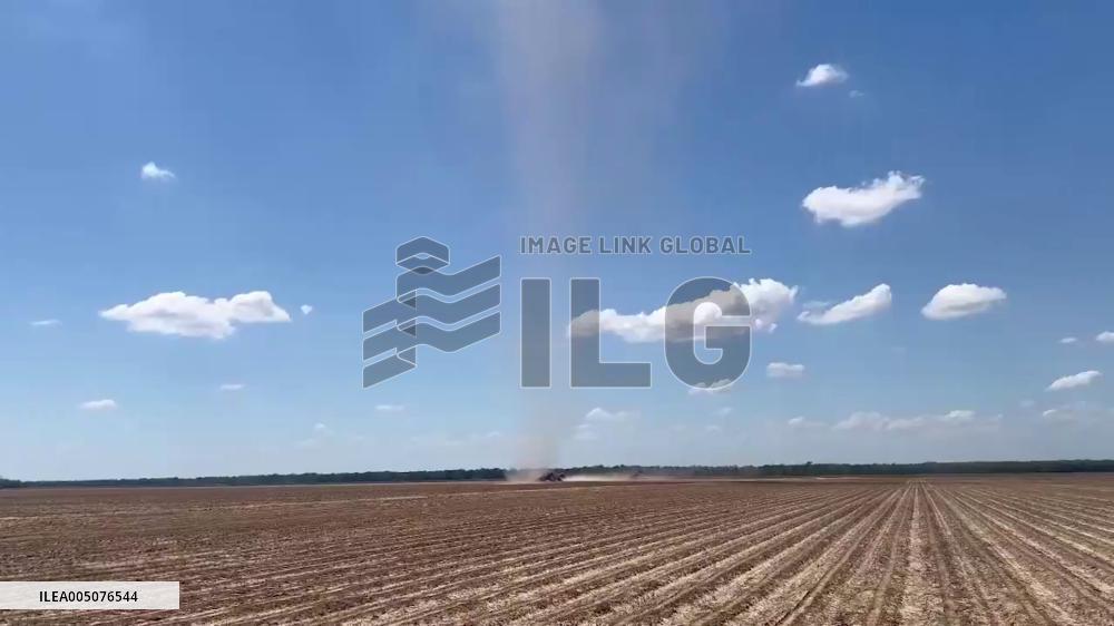 US: Dust Devil Spotted Whipping Through Field in Macon Lake, Arkansas