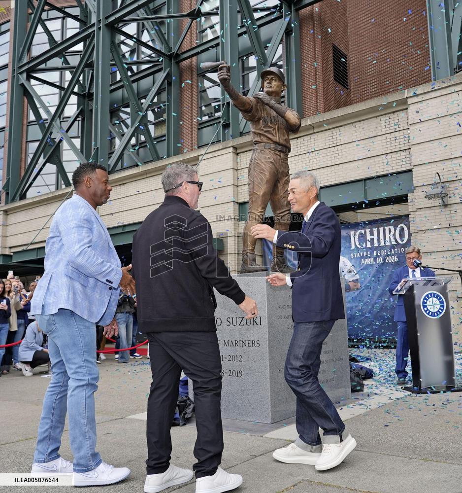 Baseball: Mariners unveil statue of Hall of Famer Ichiro