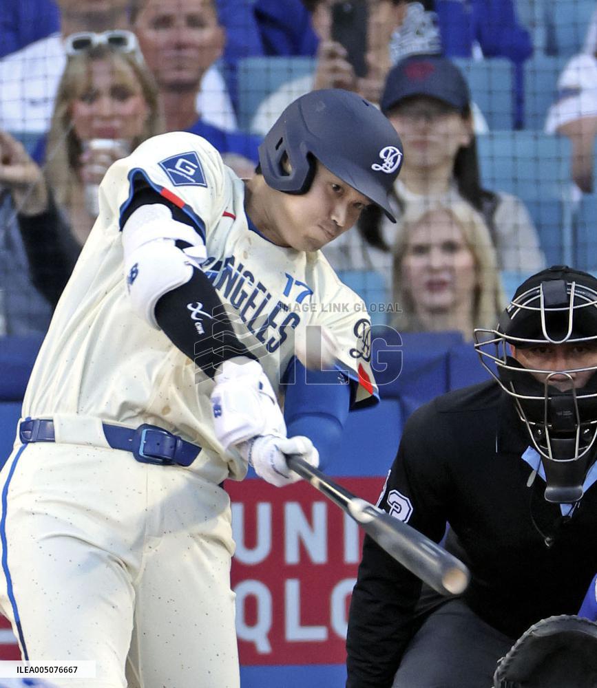 Baseball: Rangers vs. Dodgers