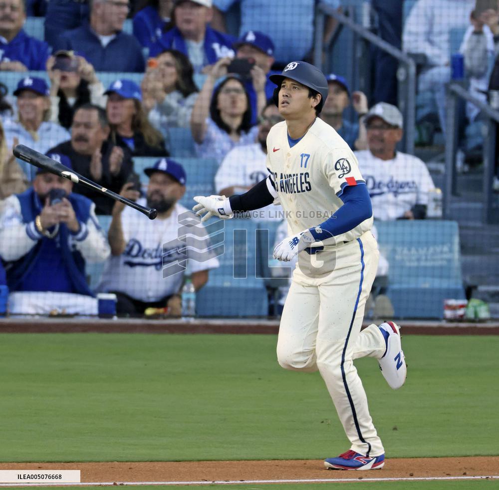 Baseball: Rangers vs. Dodgers