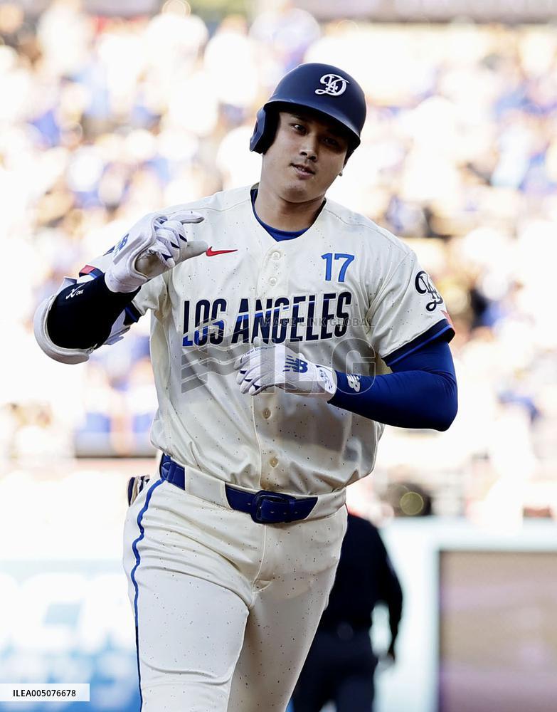 Baseball: Rangers vs. Dodgers
