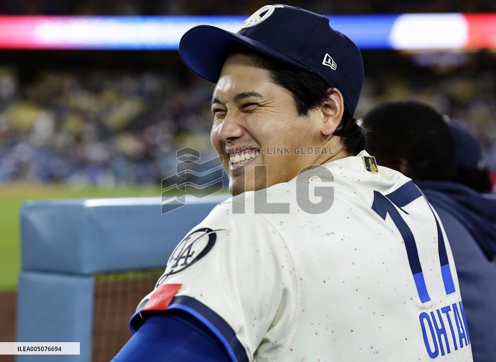 Baseball: Rangers vs. Dodgers