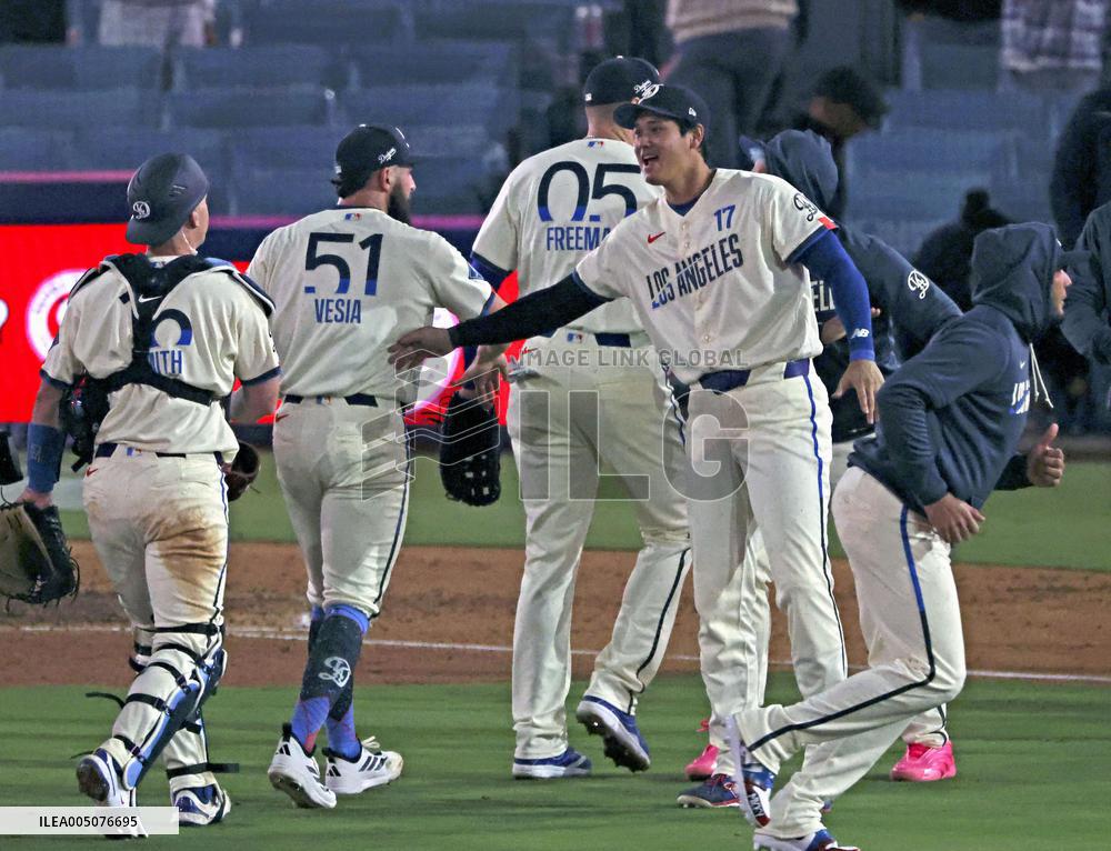 Baseball: Rangers vs. Dodgers