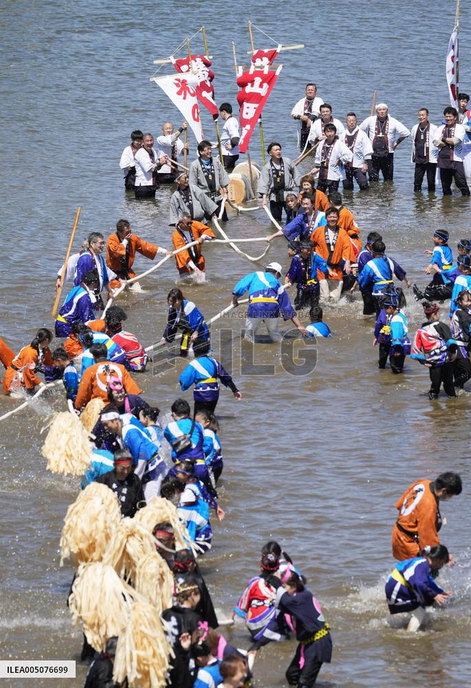 Rite at Ise Jingu shrine in Mie Pref.