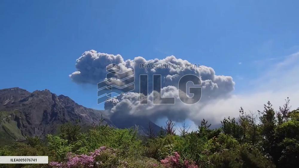 Japan: Sakurajima Volcano Erupts Twice in Two Days for First Time This Year