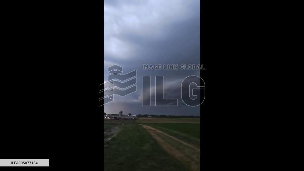 US: Ominous Shelf Cloud Looms Over Bowling Green, Kentucky