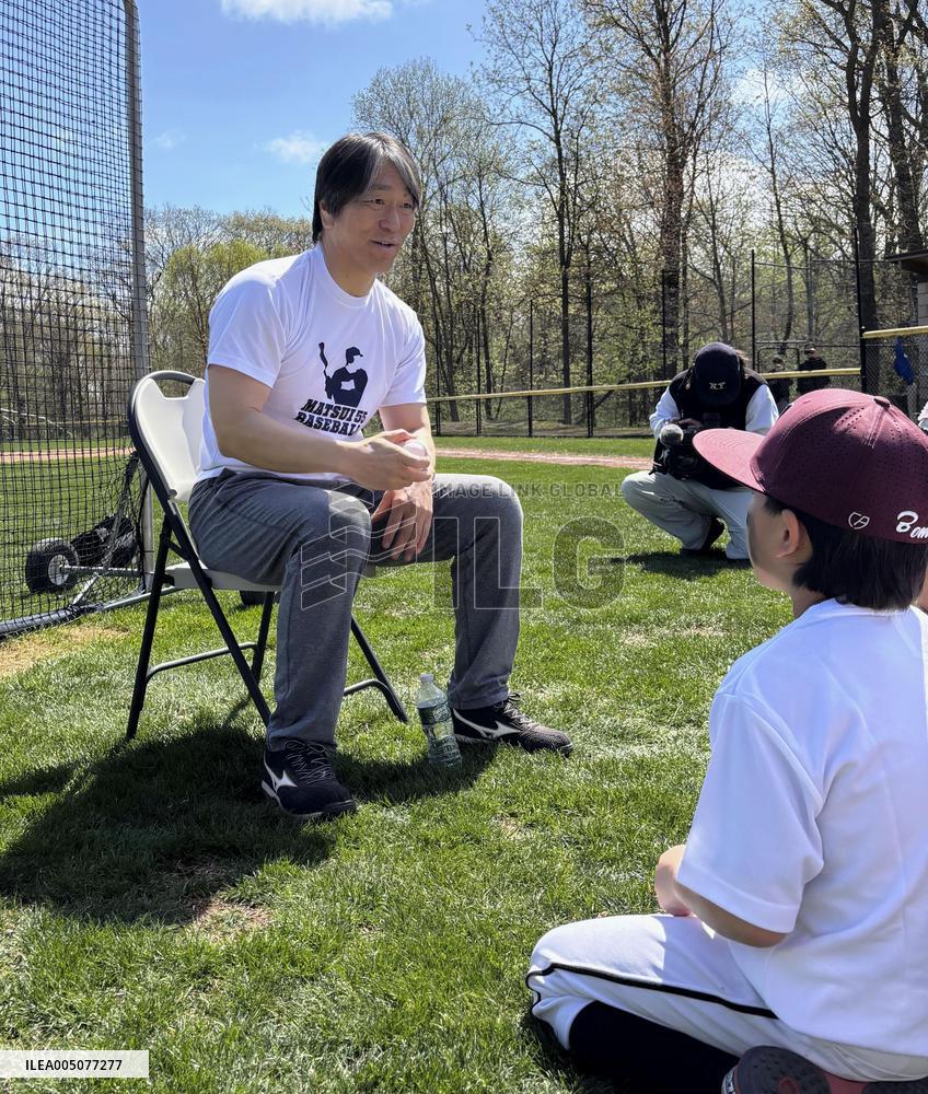 Ex-Yankees slugger Matsui holds baseball clinic near New York