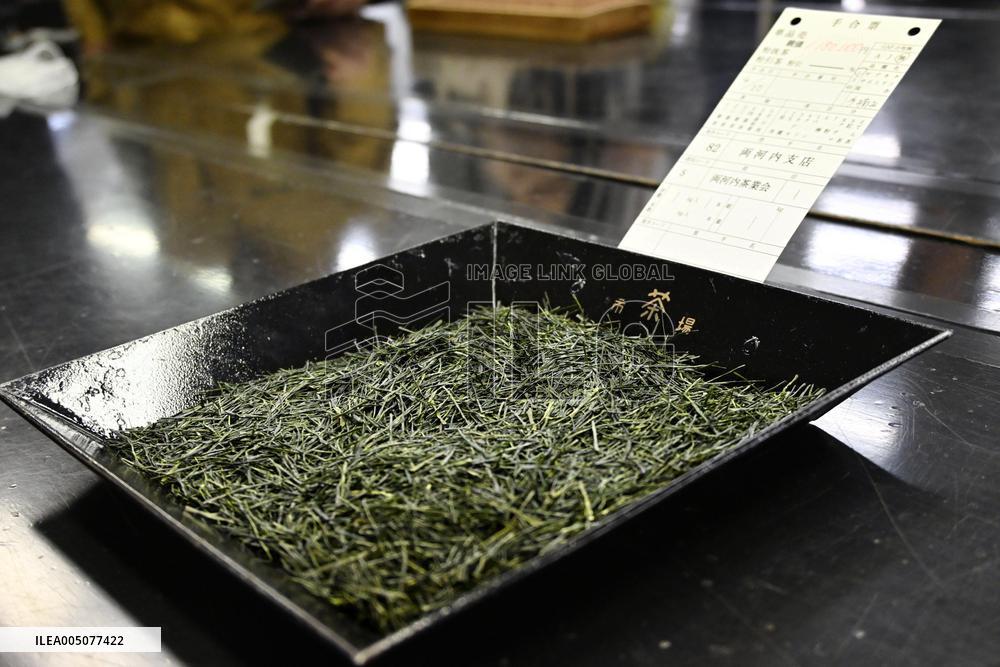 Auction for tea leaves