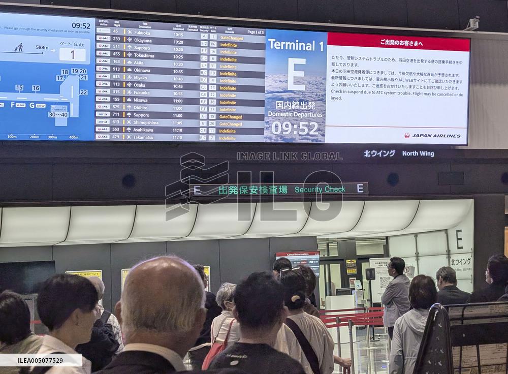 Traffic control glitch delay flights at Haneda airport