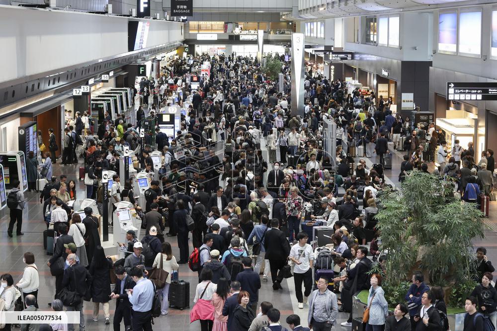Traffic control glitch delay flights at Haneda airport