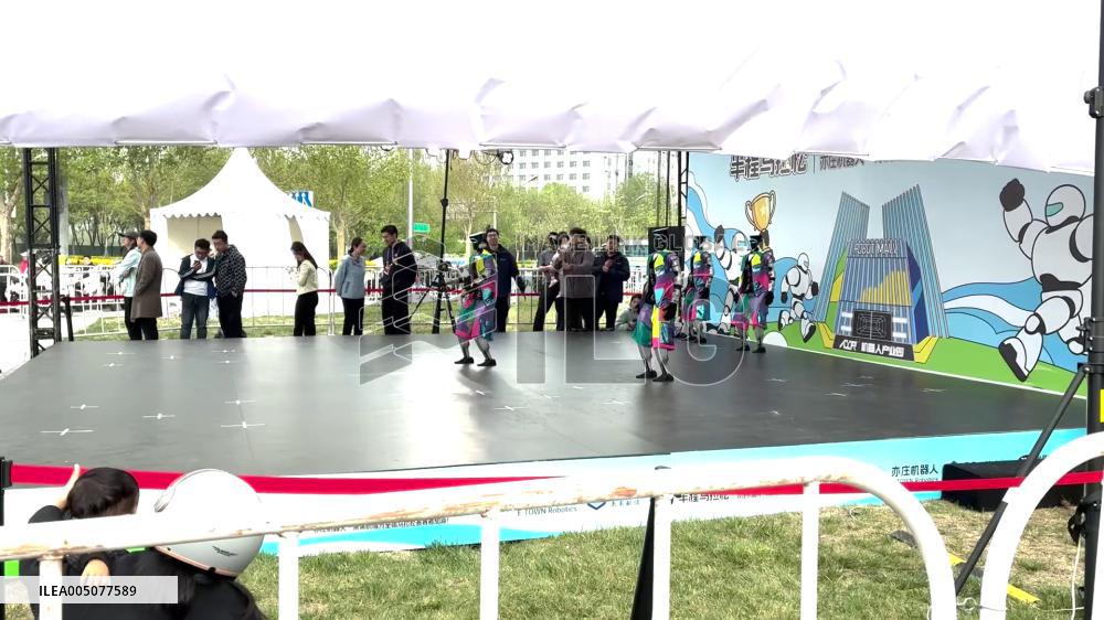 China: Humanoid Robot Sets New Half-Marathon World Record in Beijing 3