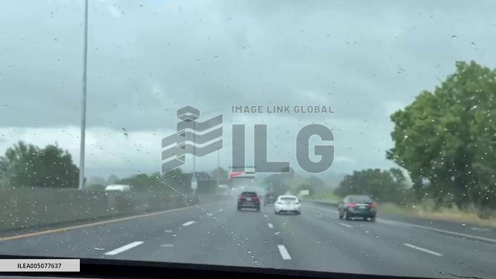 US: Scattered Thunderstorms Bring Heavy Rain to San Francisco Bay Area