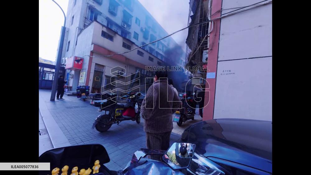 China: Delivery Worker Helps Stop Fire From Spreading in Ningbo