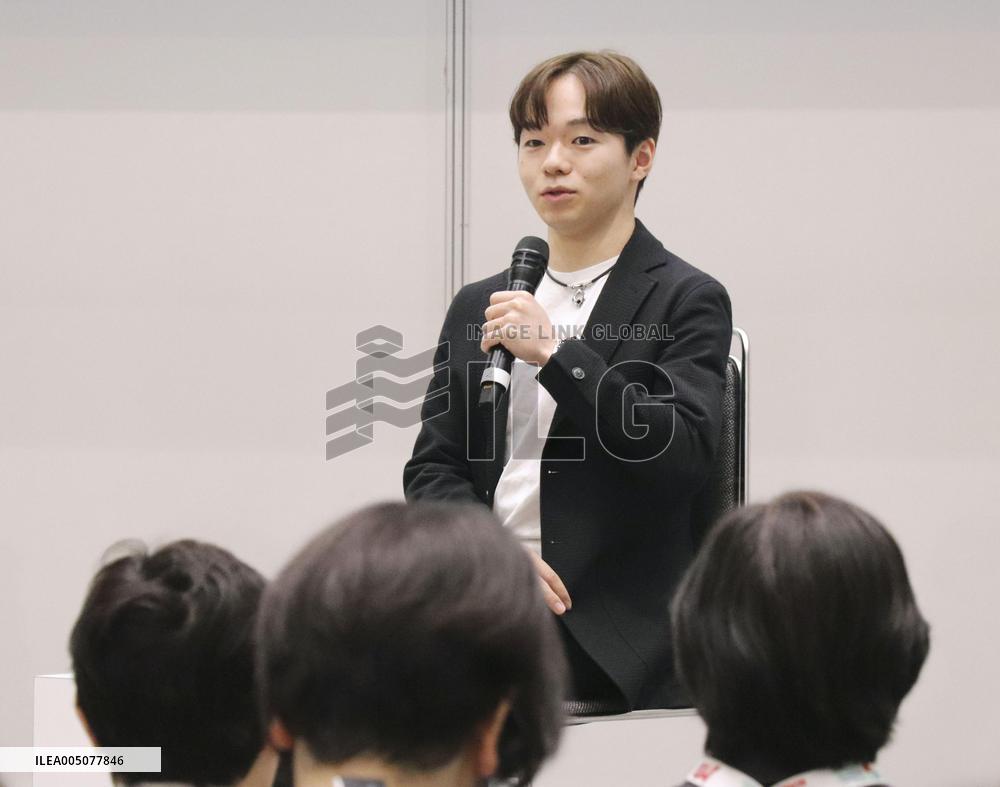 Kagiyama attends talk event in Tokyo