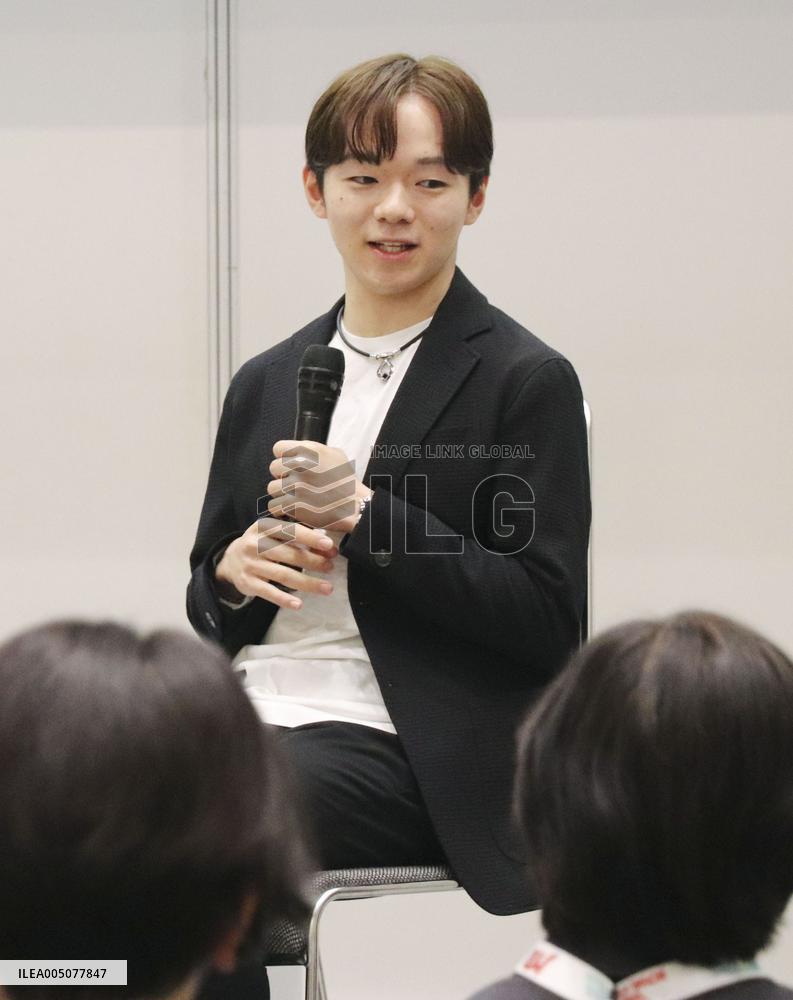 Kagiyama attends talk event in Tokyo