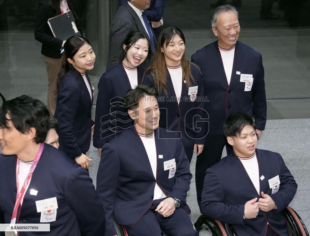 Olympic athletes at PM's office