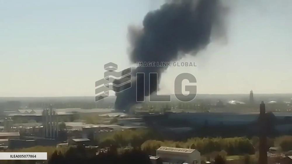 UK: Massive Fire Tears Through Rubber Factory in Trafford Park as Thick Smoke Billows