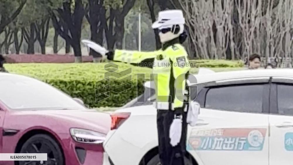 Robot police officer in China