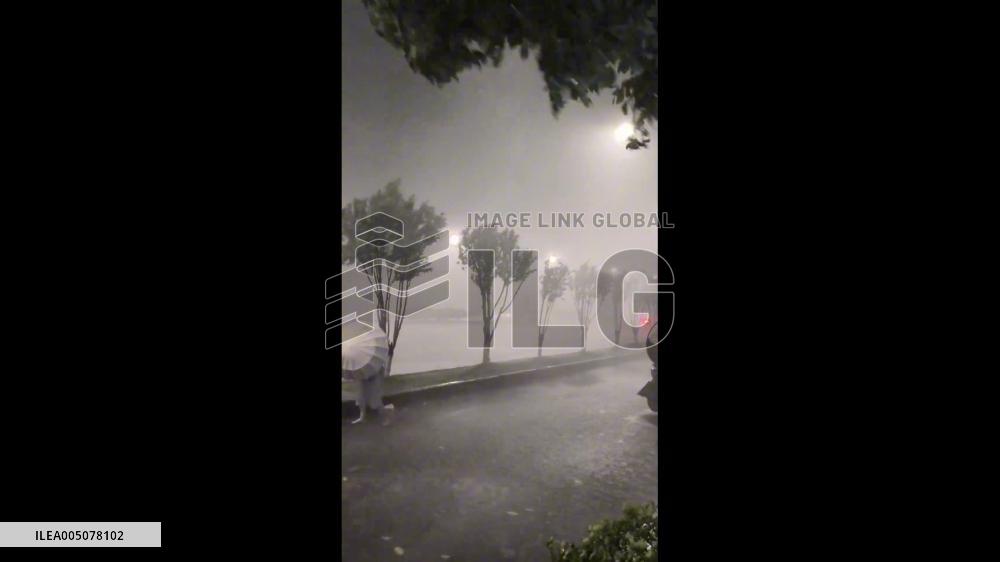 China: Yellow Rainstorm Warning Issued as Gusty Winds and Heavy Rain Batter Chongqing