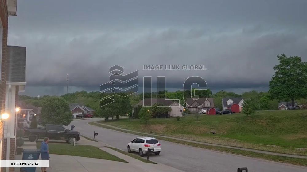 US: Dramatic Cloud Formation Spotted in Kentucky Ahead of Severe Storm System