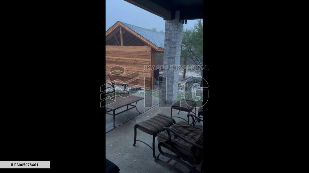US: Baseball-Sized Hail Pummels Trenton, Texas, Damaging Homes and Vehicles
