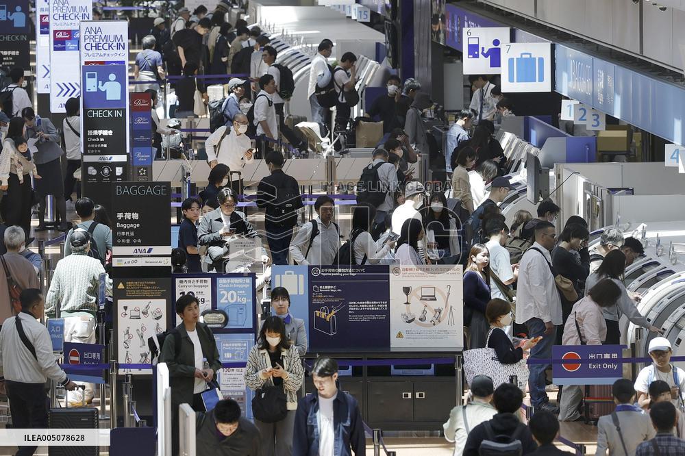 Golden Week holiday rush in Japan