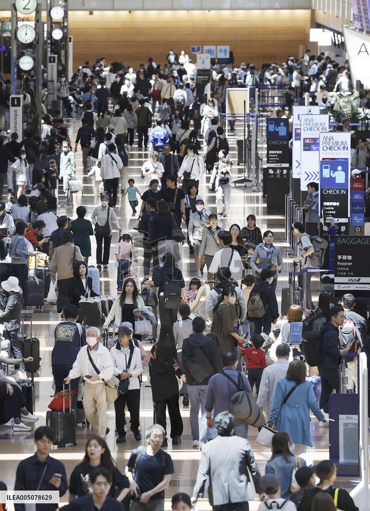 Golden Week holiday rush in Japan