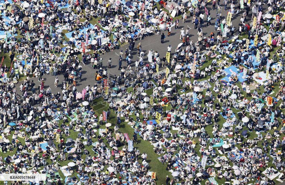 Rally in support of Constitution