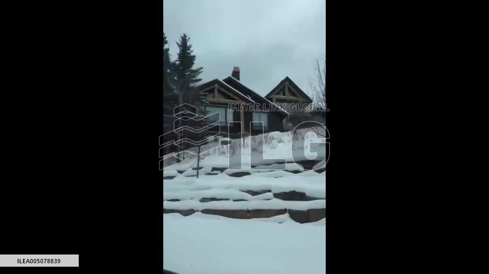 US: Heavy Snowfall Blankets Northern Colorado 2