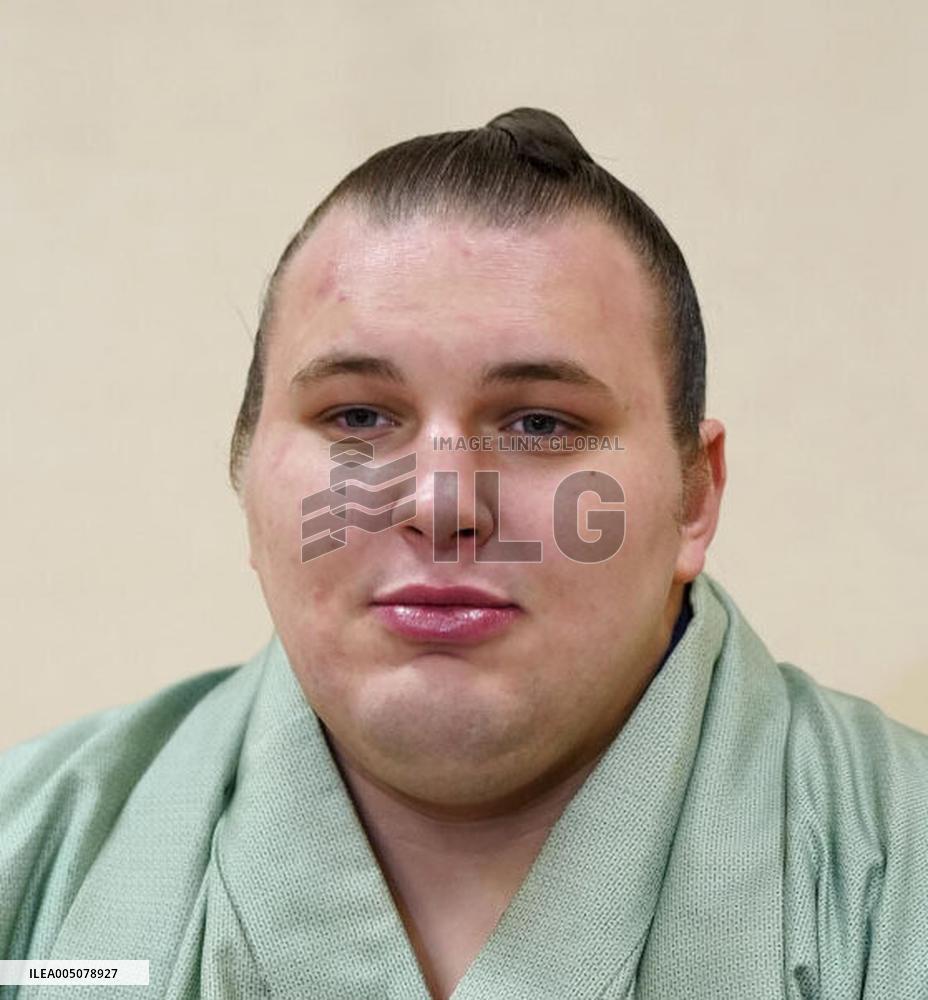 Sumo: Ukrainian ozeki Aonishiki