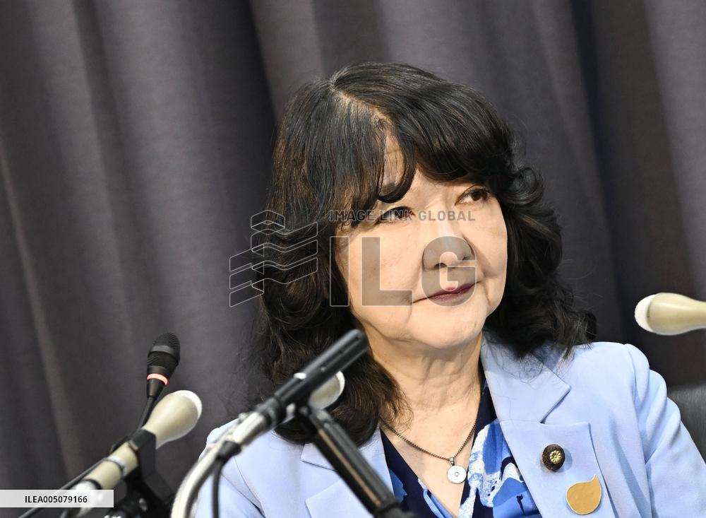 Japan finance minister meets with U.S. treasury secretary