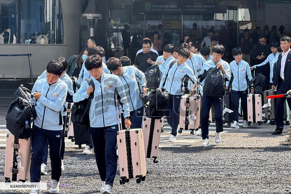 Football: North Korean team enroute to South Korea