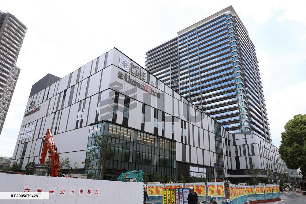 Exterior of URAWA CalE