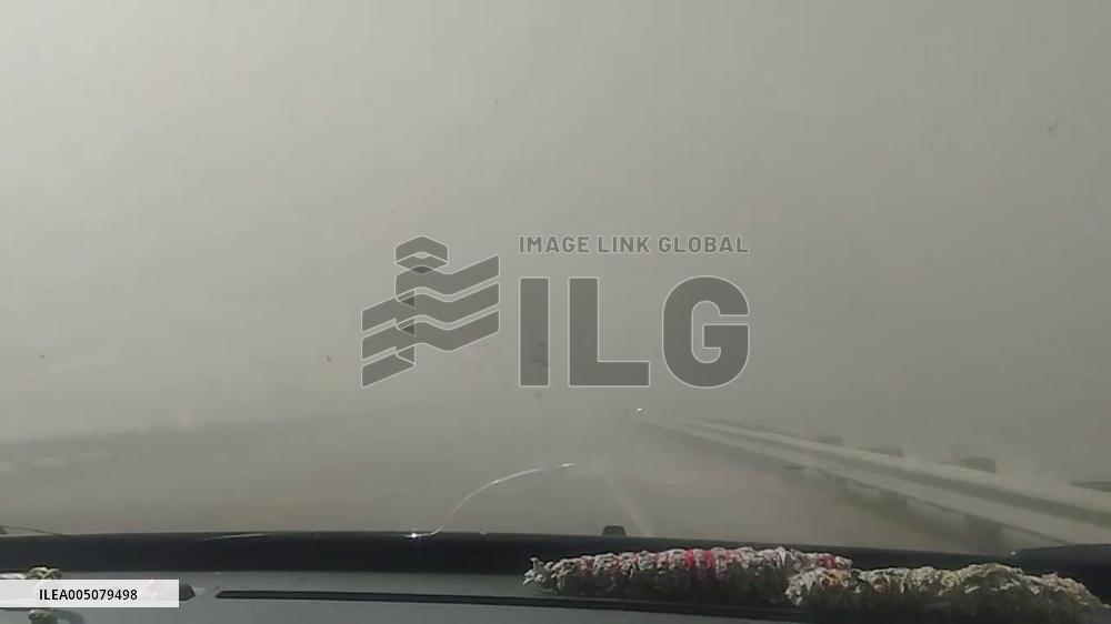 Canada: Blowing Dust Reduces Visibility Along Alberta Highway Amid Wind Warning