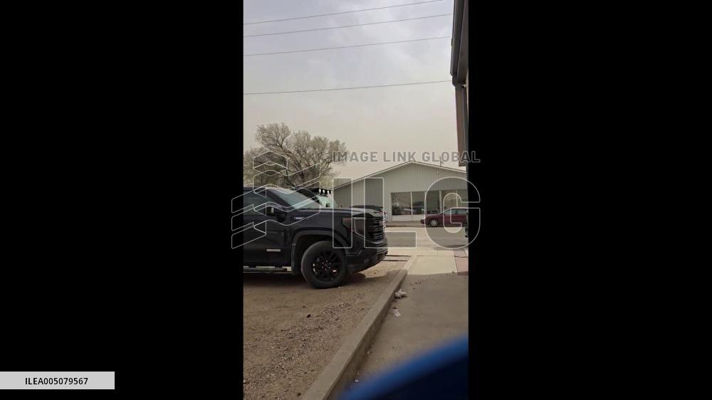 Canada: High Winds Sweep Saskatchewan, Sparking Dust Storms and Outages