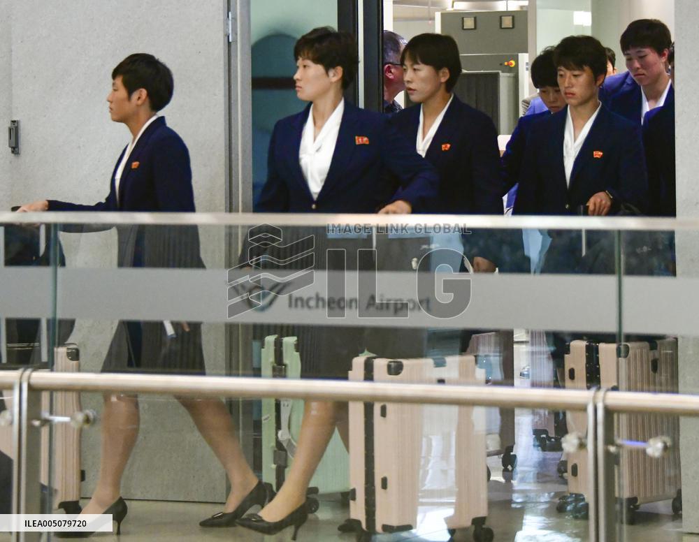 N. Korea women's football team in S. Korea
