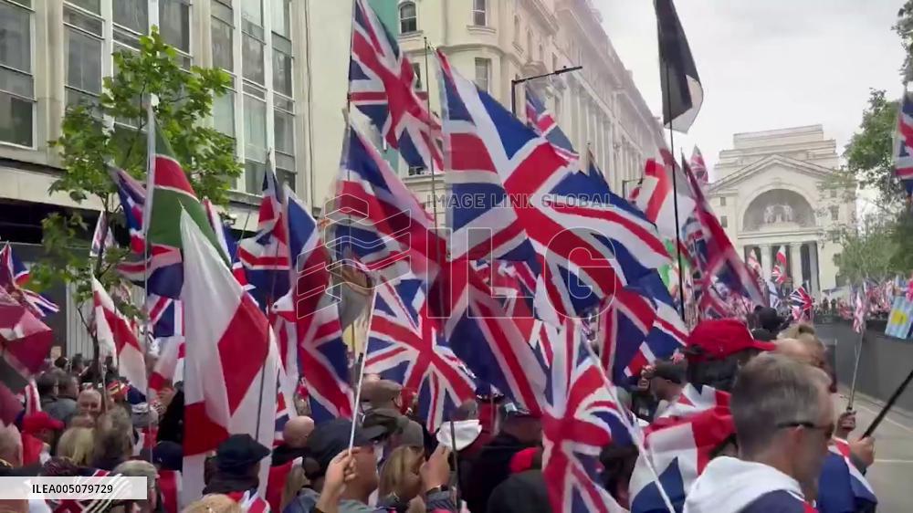 UK: ‘Unite the Kingdom’ Rally Draws Tens of Thousands to London 4