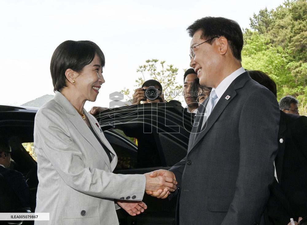 Japan-S. Korea summit