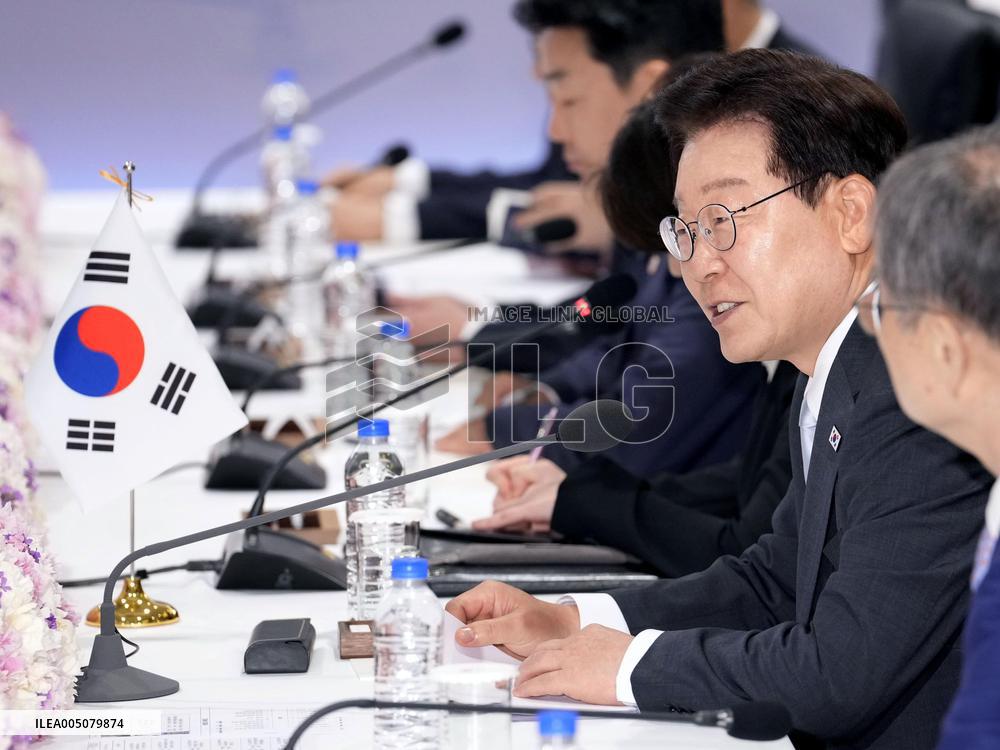 Japan-S. Korea summit