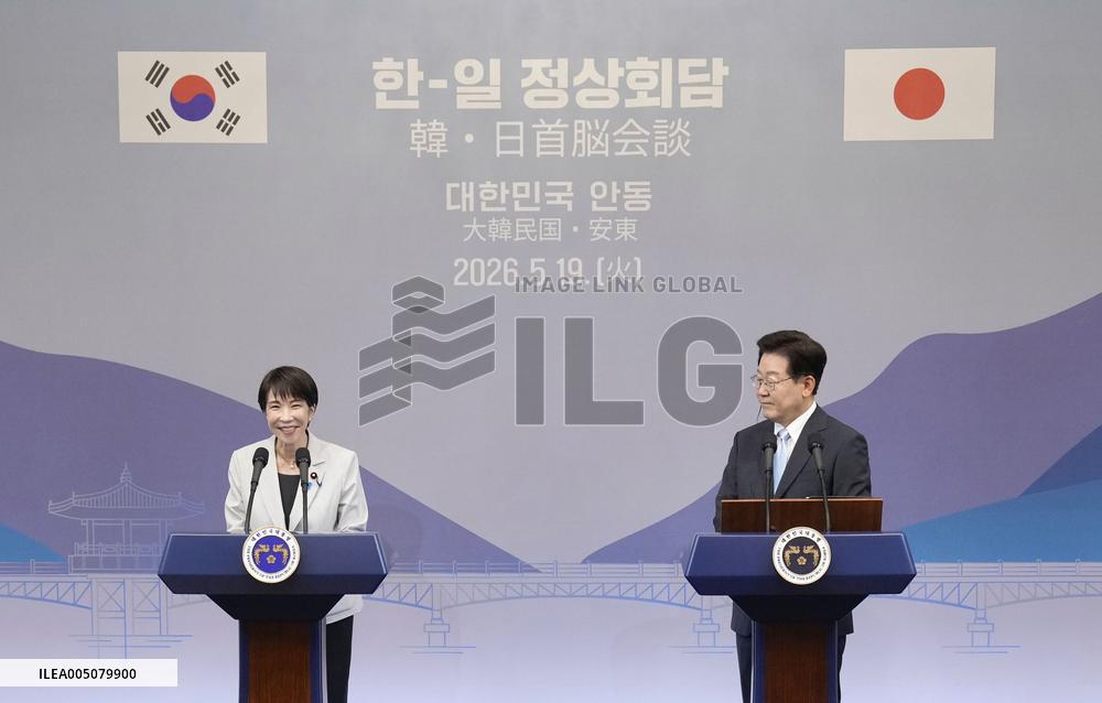 Japan-S. Korea summit