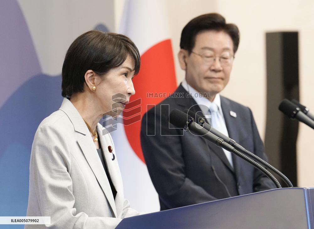 Japan-S. Korea summit