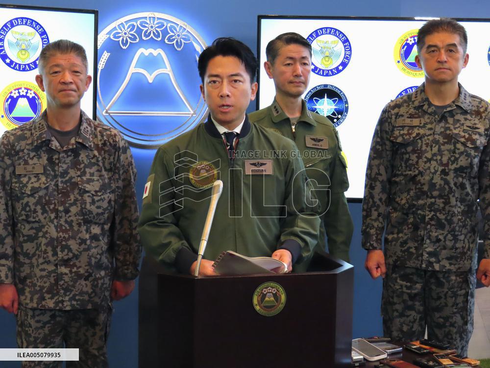 Defense Minister Koizumi visits ASDF Space Operations Group